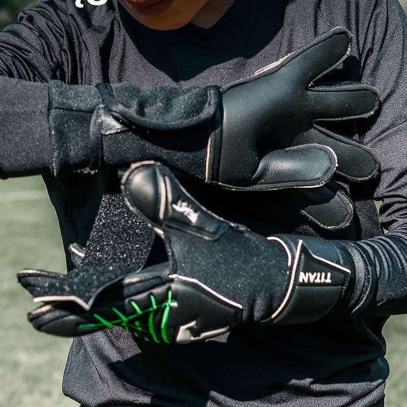 Detské brankárske  rukavice T1TAN Fluo Beast 3.0 Junior FP black 4