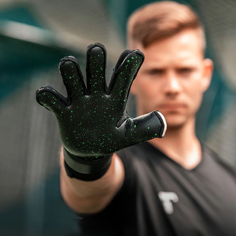 Detské brankárske rukavice T1TAN Black Beast 3.0 black 3
