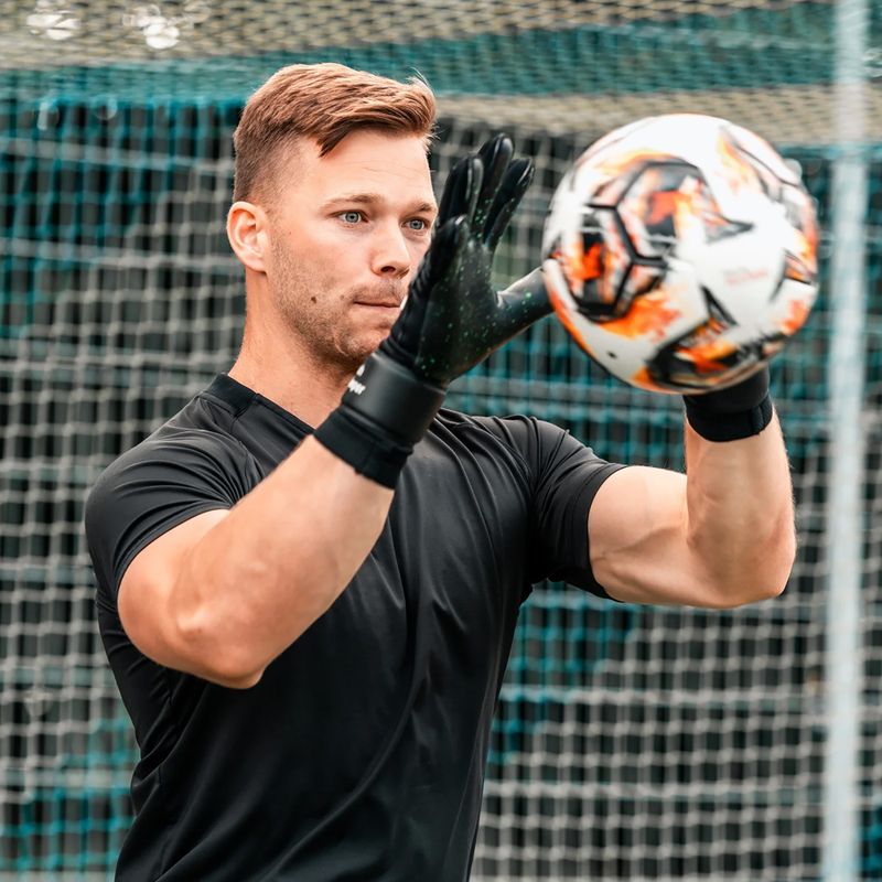 Detské brankárske rukavice T1TAN Black Beast 3.0 black 4