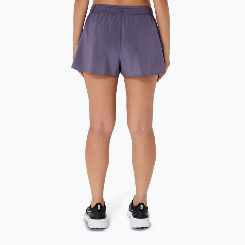 Dámske bežecké šortky ASICS Core Split greyish purple 3