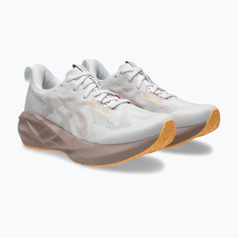 Dámske bežecké topánky ASICS Novablast 5 white/fawn 3