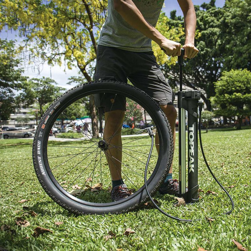 Cyklistická pumpa Topeak JoeBlow Booster 8