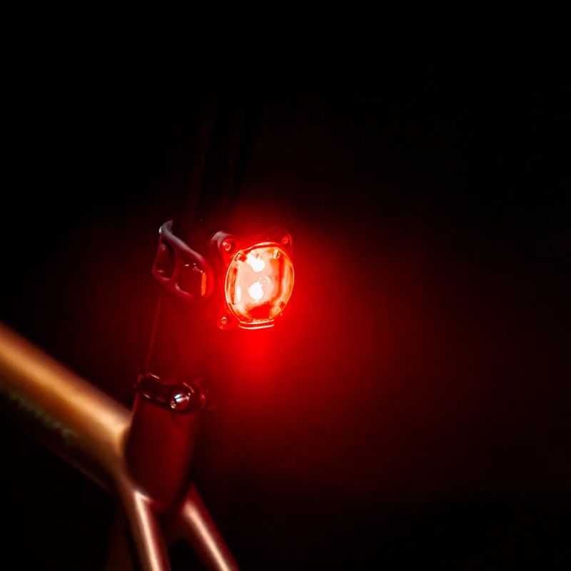 Čierne zadné cyklistické svietidlo Lezyne Zecto Drive 200+ 5