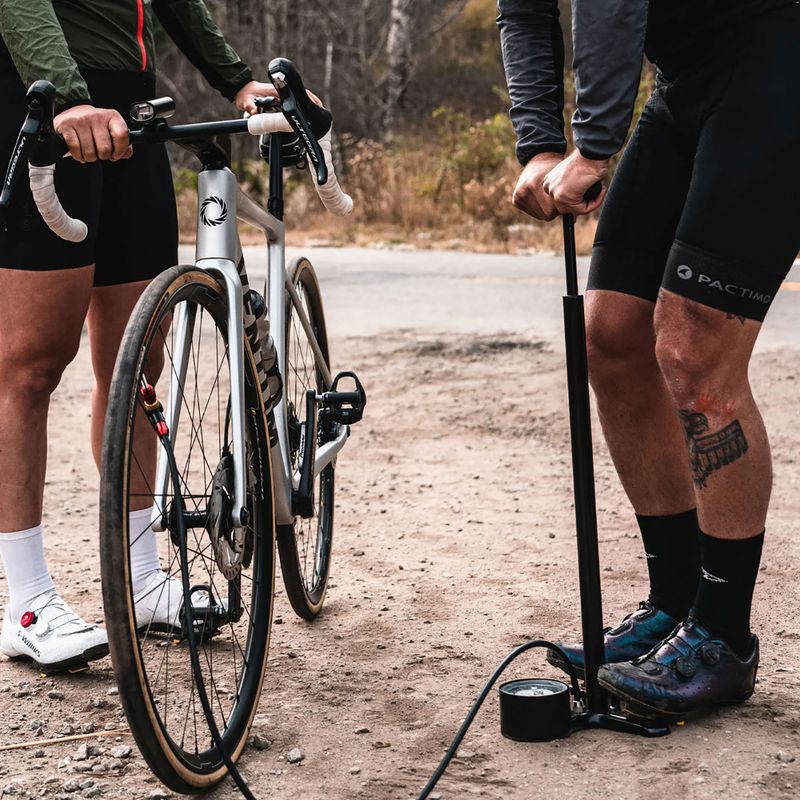 Cyklistická pumpa Lezyne Classic Floor Drive 3.5 220psi metalická čierna 7