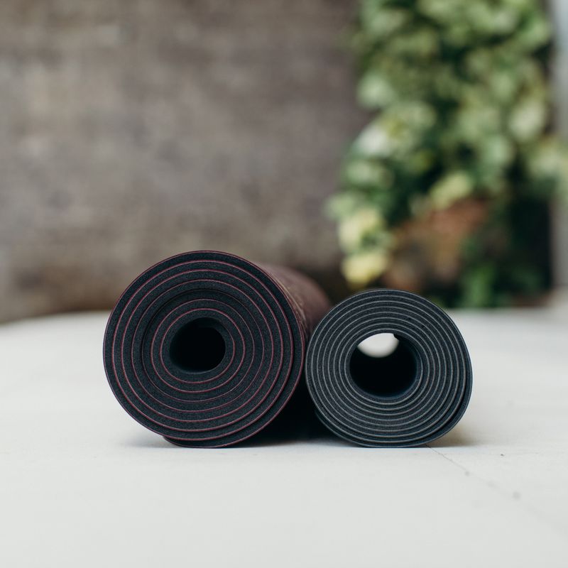 Yoga Design Lab Infinity podložka na jogu 5 mm čierna Mandala Charcoal 7