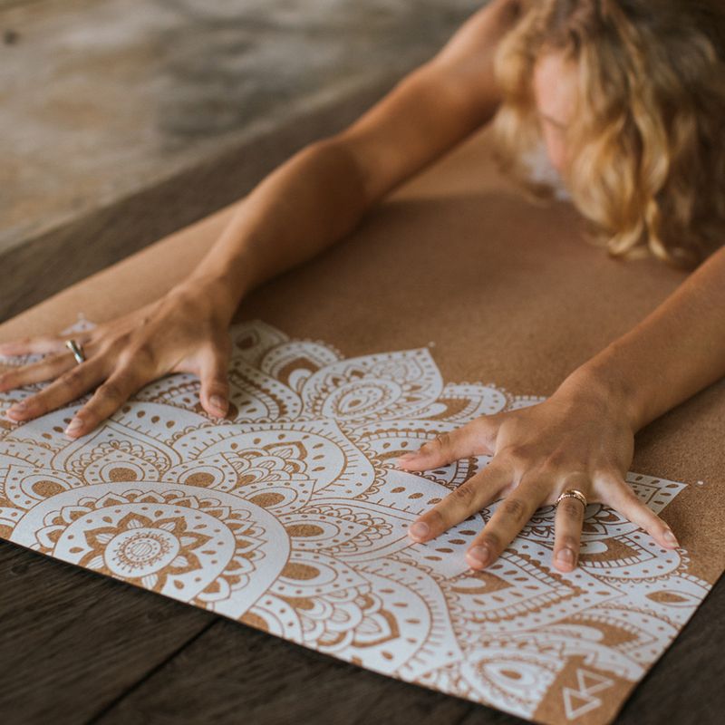 Yoga Design Lab Cork 3,5 mm hnedá podložka na jogu Mandala White 7