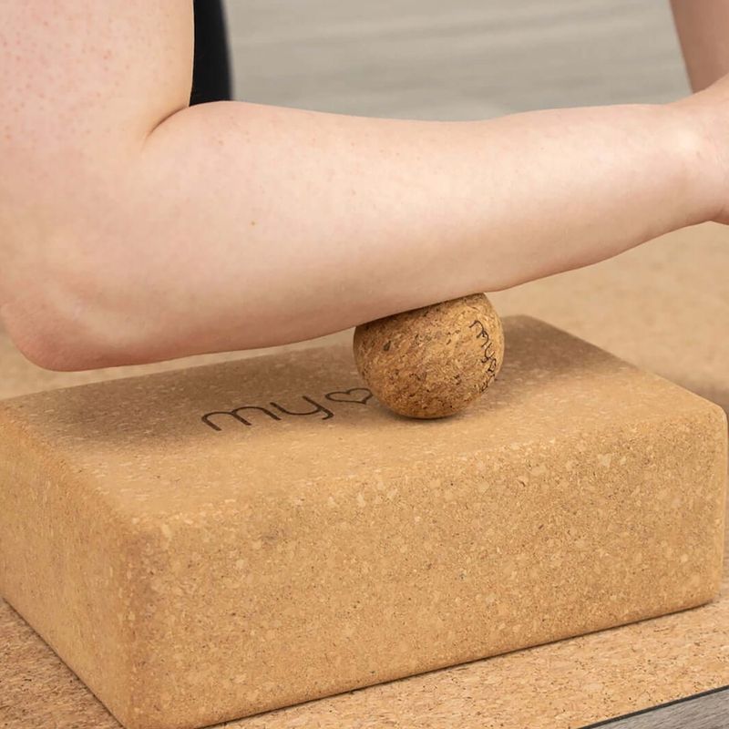 Masážna loptička Myga 5 cm brown 6