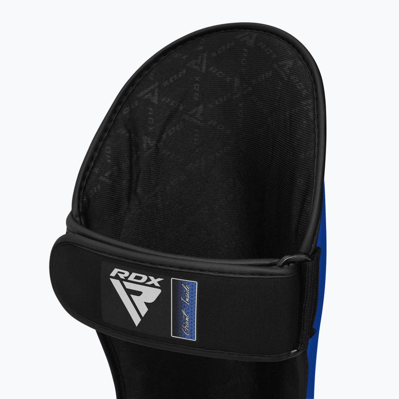 Chrániče holení a priehlavkov RDX T1 Shin Instep Guards blue/white 6