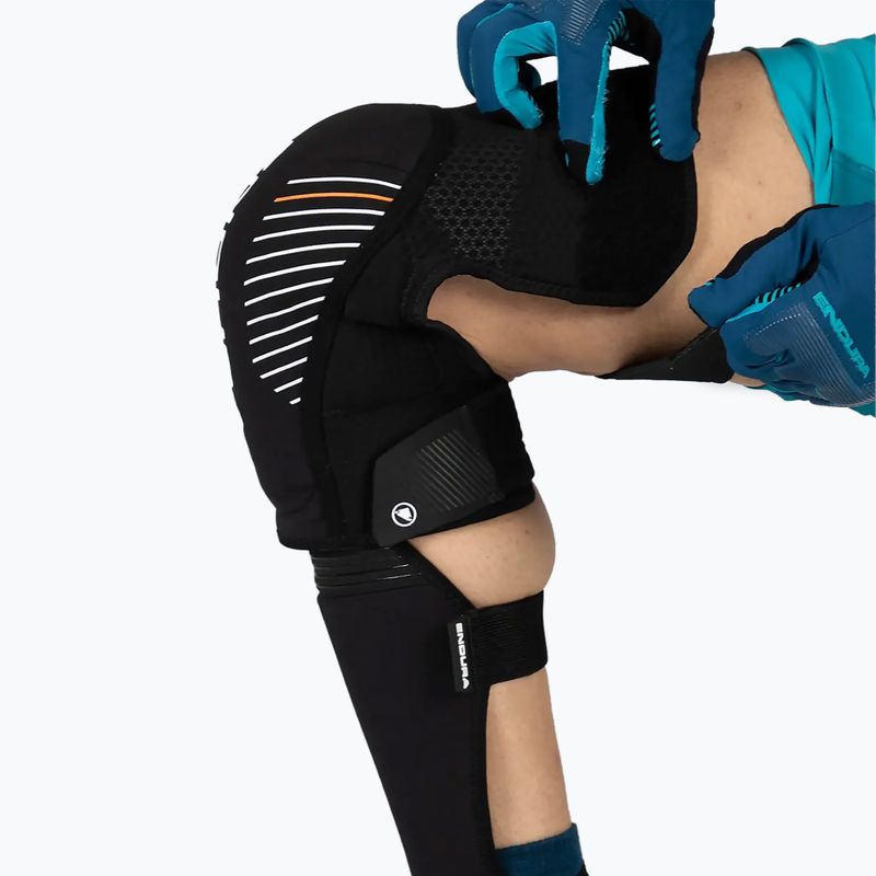 Cyklistické chrániče kolien Endura MT500 D3O Open Knee Pad čierne 6