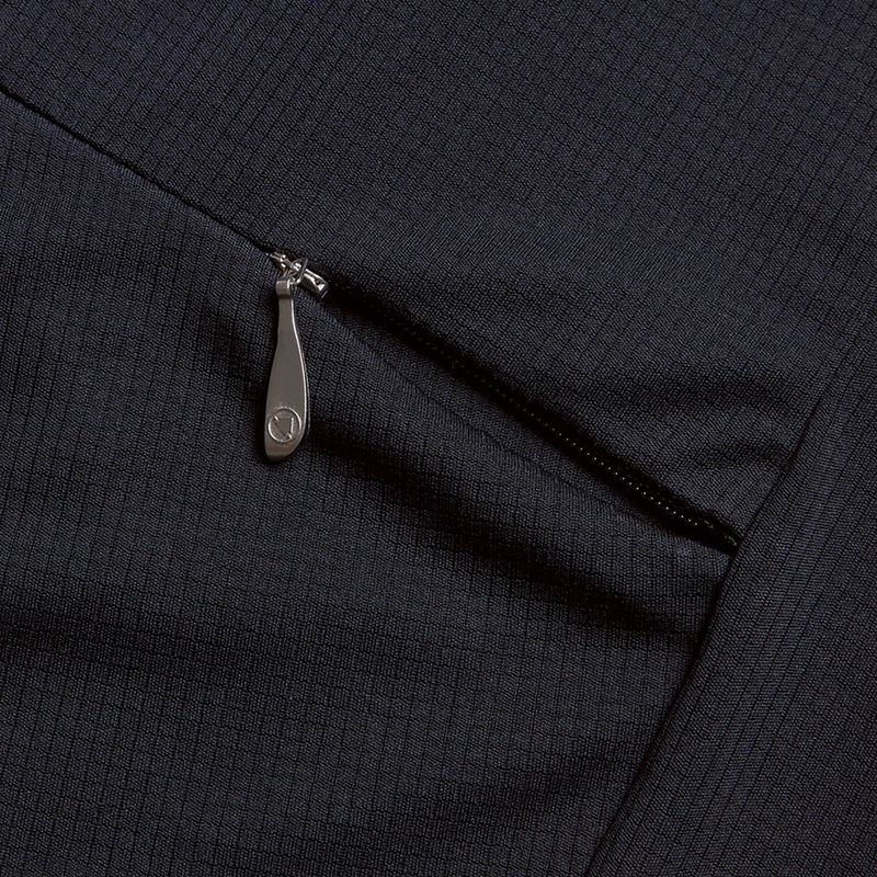 Endura MT500 D30 Ghost Baselayer čierny cyklistický dres s chráničmi 6