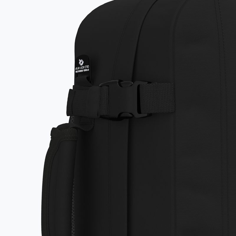 CabinZero Classic 28 l turistický batoh absolútne čierny 10