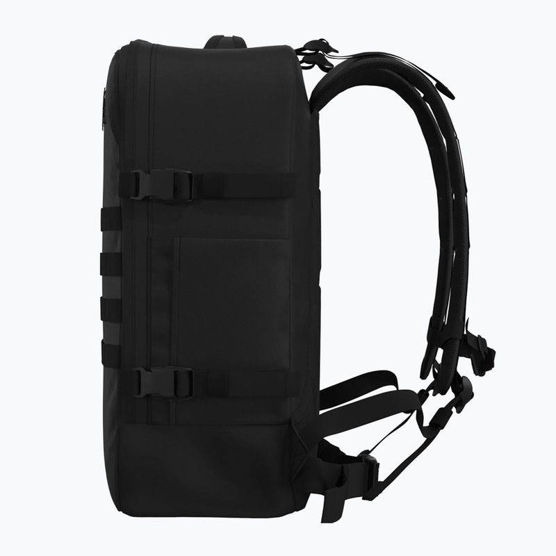 CabinZero Military 44 l turistický batoh absolute black 6