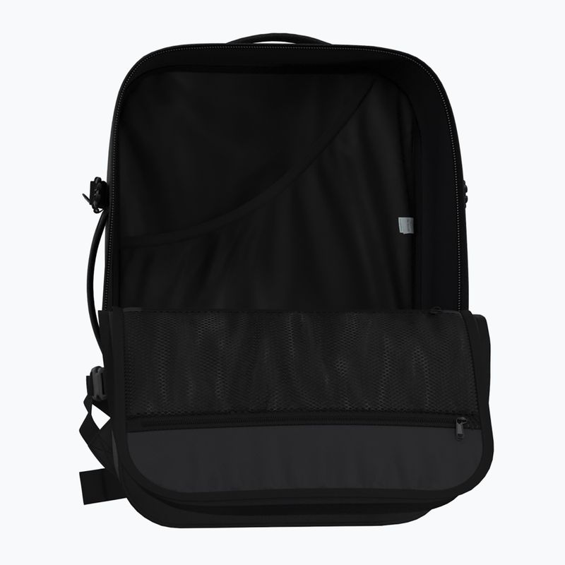 CabinZero Military 44 l turistický batoh absolute black 7
