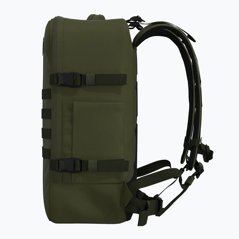 CabinZero Military 44 l zelený turistický batoh 6