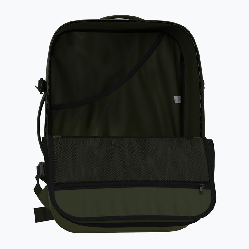 CabinZero Military 44 l zelený turistický batoh 7