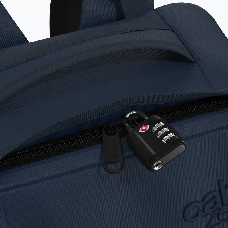 CabinZero Military 44 l turistický batoh navy 8