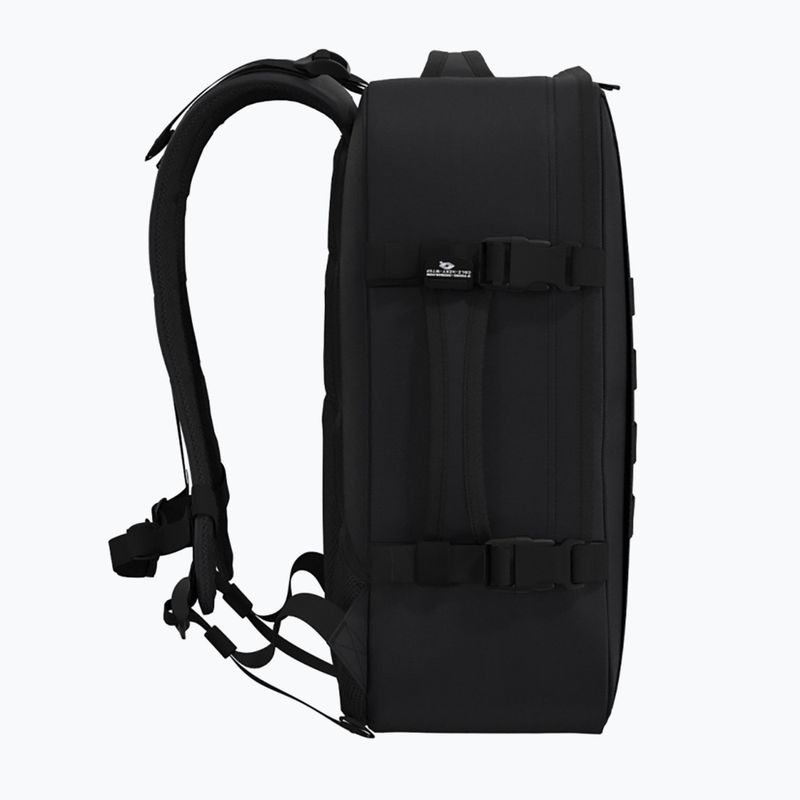 CabinZero Military 28 l turistický batoh absolute black 5