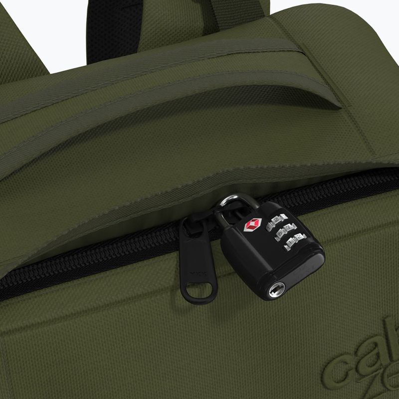 CabinZero Military 28 l turistický batoh zelený 8