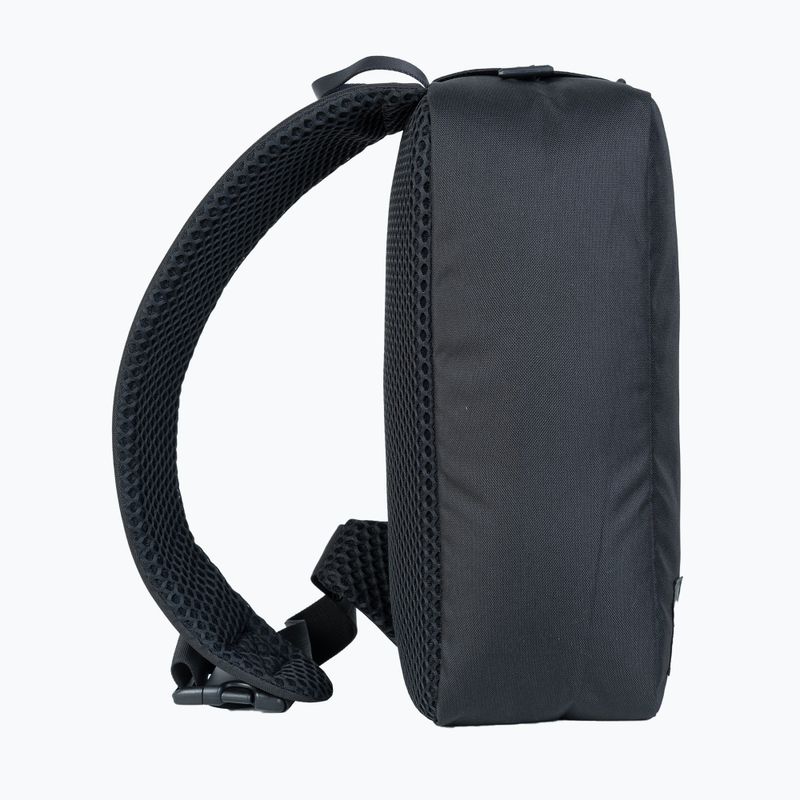 CabinZero CrossBody 11 l mestský batoh absolute black 4