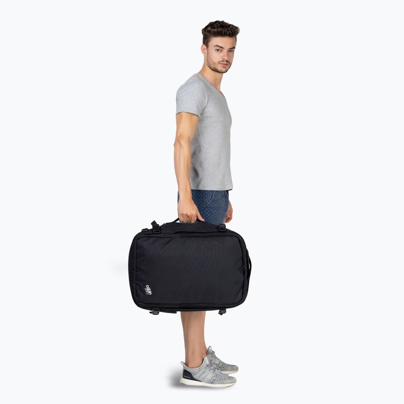 CabinZero Classic Pro 42 l absolútne čierny turistický batoh 13