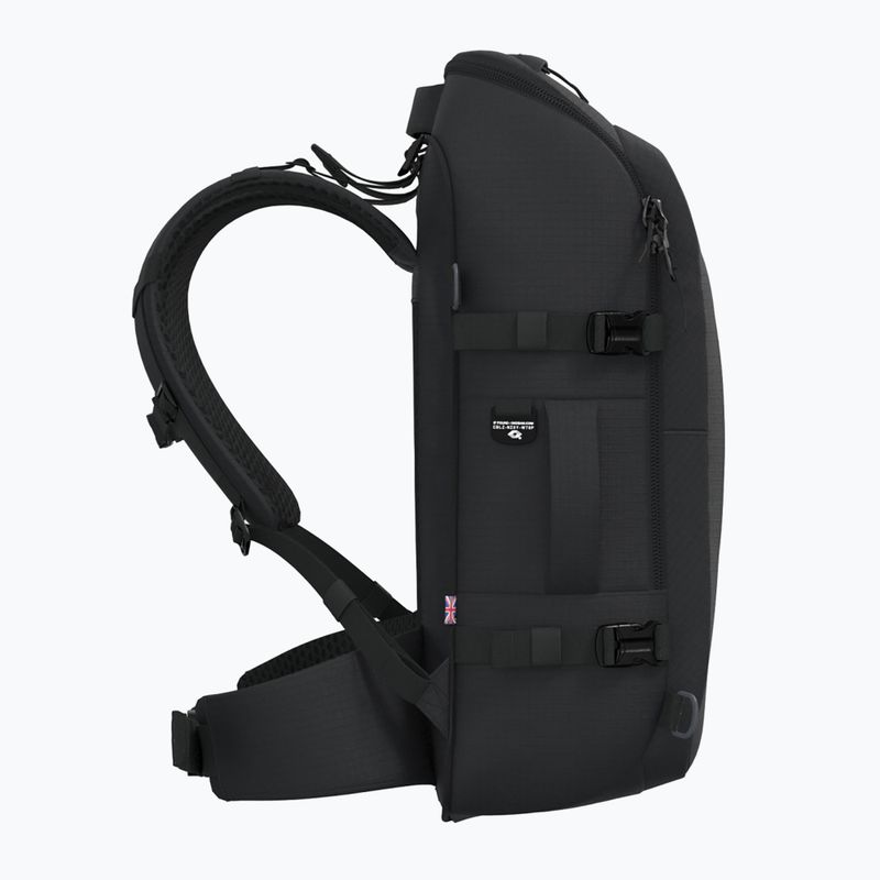 CabinZero Adventure 42 l turistický batoh absolute black 5