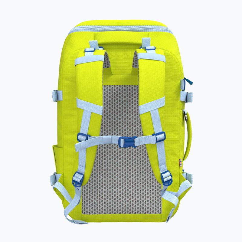 CabinZero Adventure 32 l mojito lime turistický batoh 3