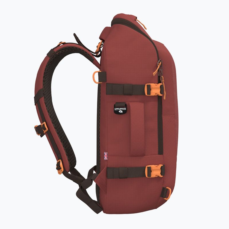 CabinZero Adventure 32 l sangria red turistický batoh 5