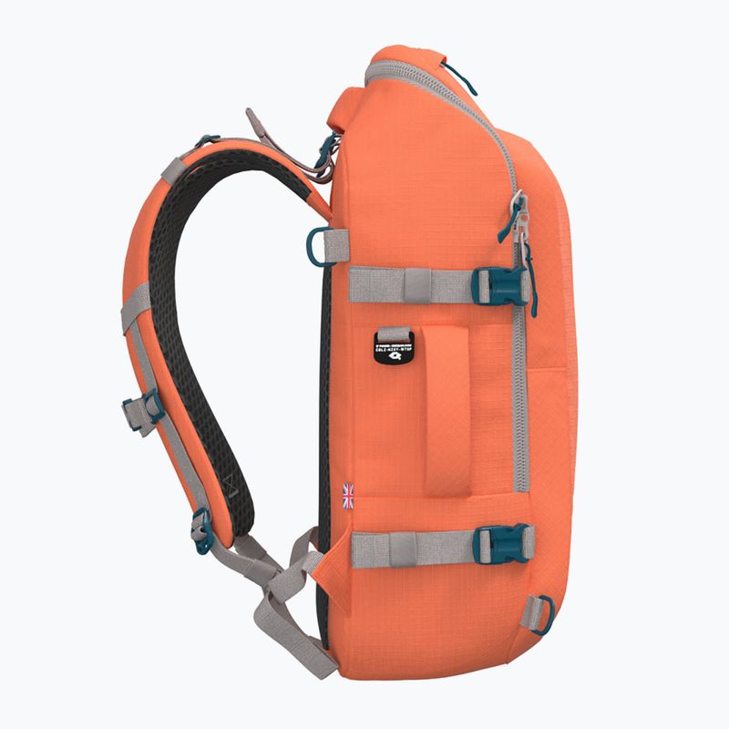 CabinZero Adventure 32 l moroccan sands turistický batoh 5
