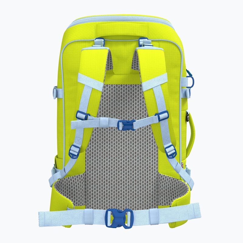 CabinZero Adventure 42 l mojito lime turistický batoh 3