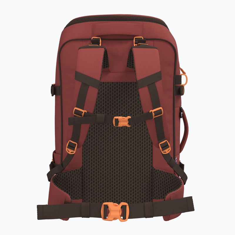 CabinZero Adventure 42 l sangria red turistický batoh 3