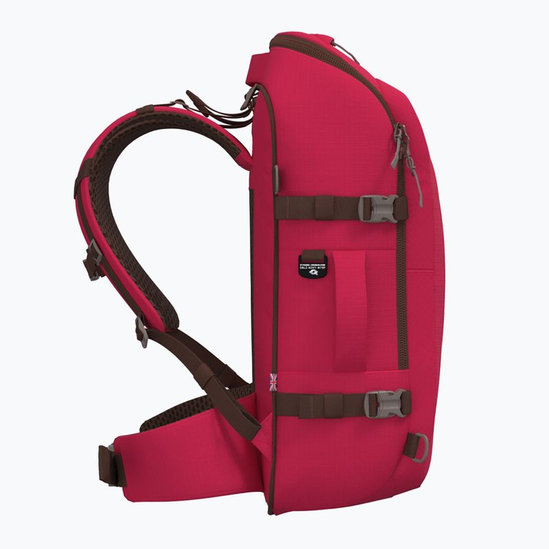 CabinZero Adventure 42 l miami magenta turistický batoh 5