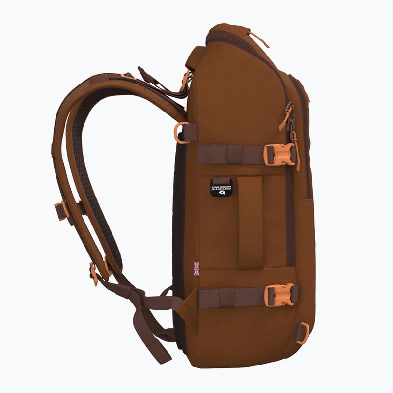 CabinZero Adventure Pro 32 l saigon coffee turistický batoh 5