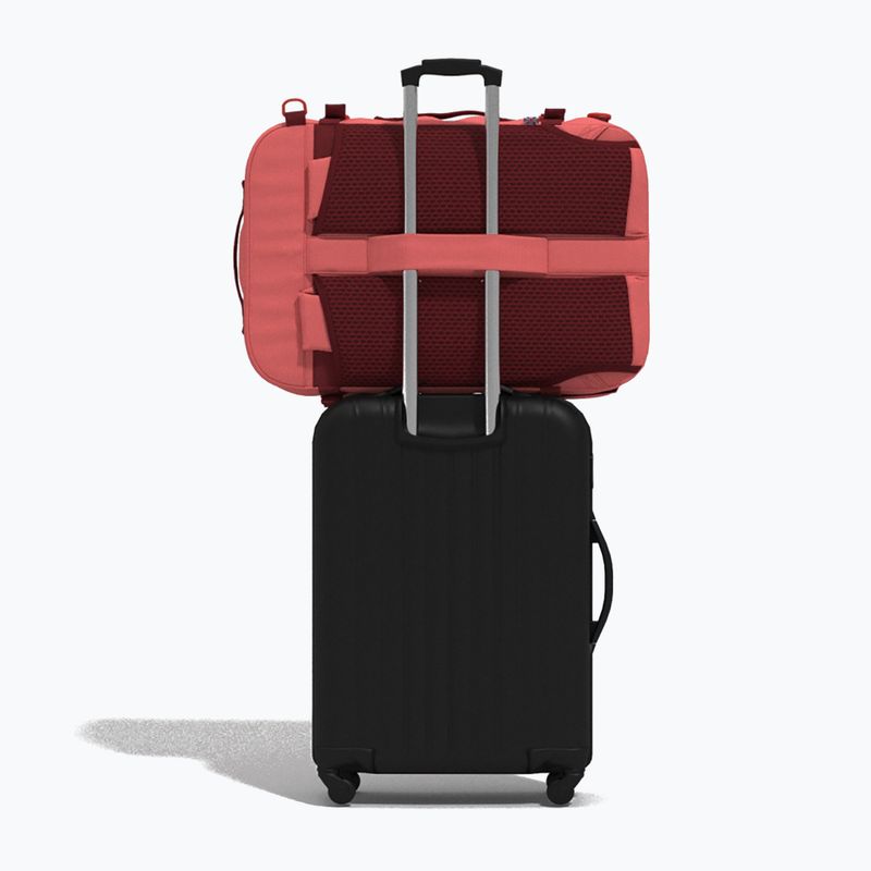 CabinZero Classic Plus 32 l peach valley turistický batoh 8