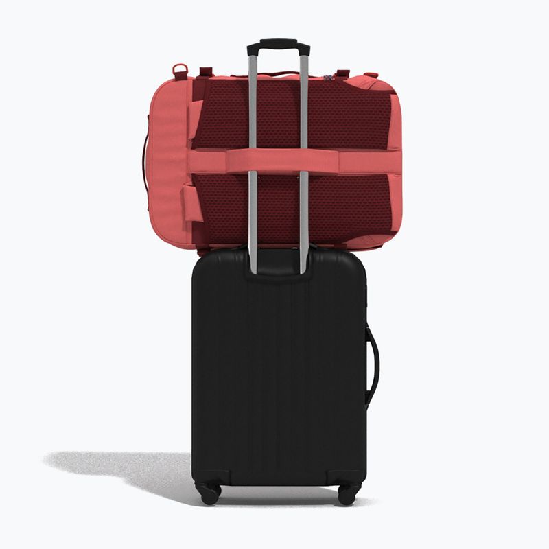 CabinZero Classic Plus 42 l peach valley turistický batoh 7