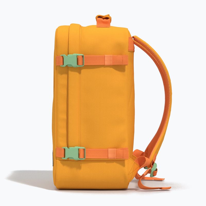 Turistický batoh CabinZero Classic 36 l honeycomb 6