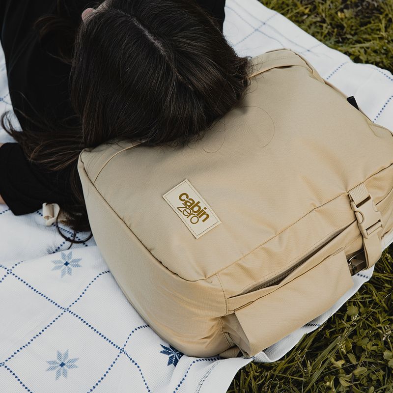 Cestovný batoh CabinZero Classic Tech 28 l shell white 18