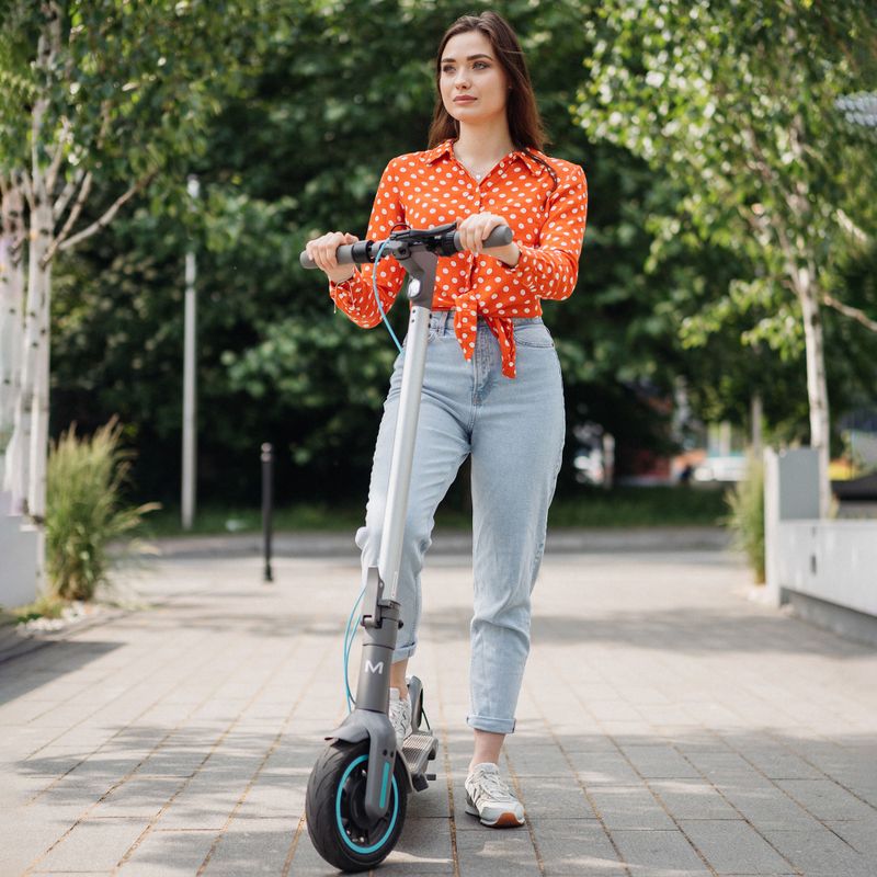 Motus Scooty 10 2022 elektrický skúter čierny 16