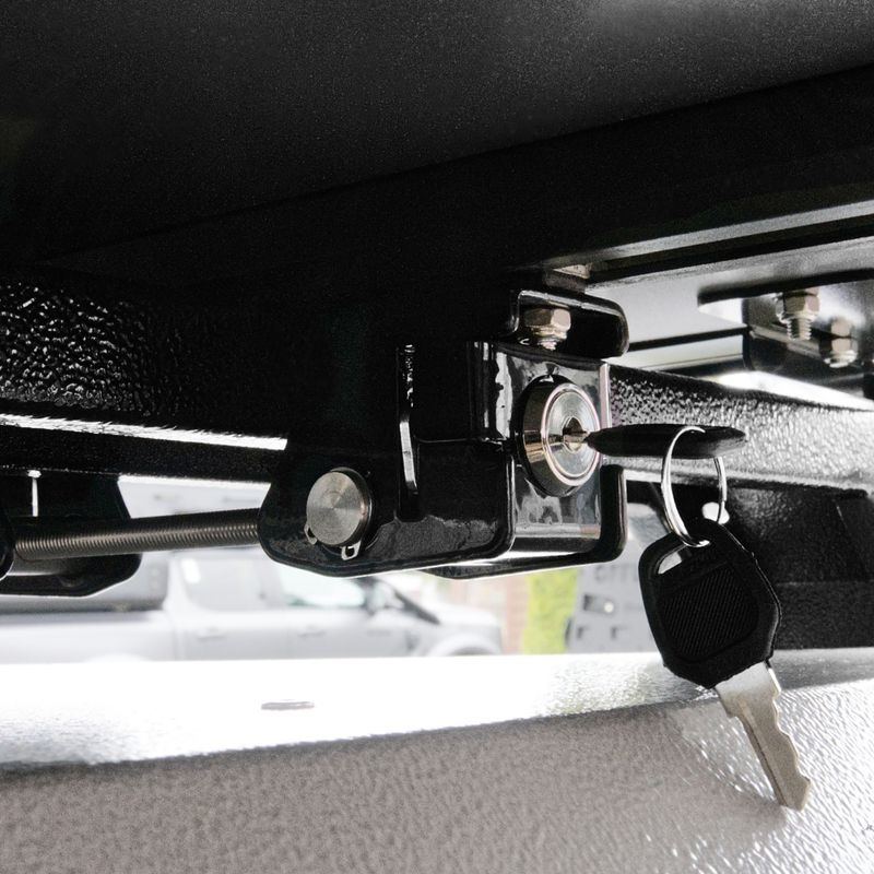 Montážny držiak OFFLANDER Anti-Theft Roof Tent Brackets 4 pack black 12
