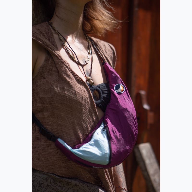 Taška cez rameno Ticket To The Moon Upcycled Sling bag plum/cloud 7