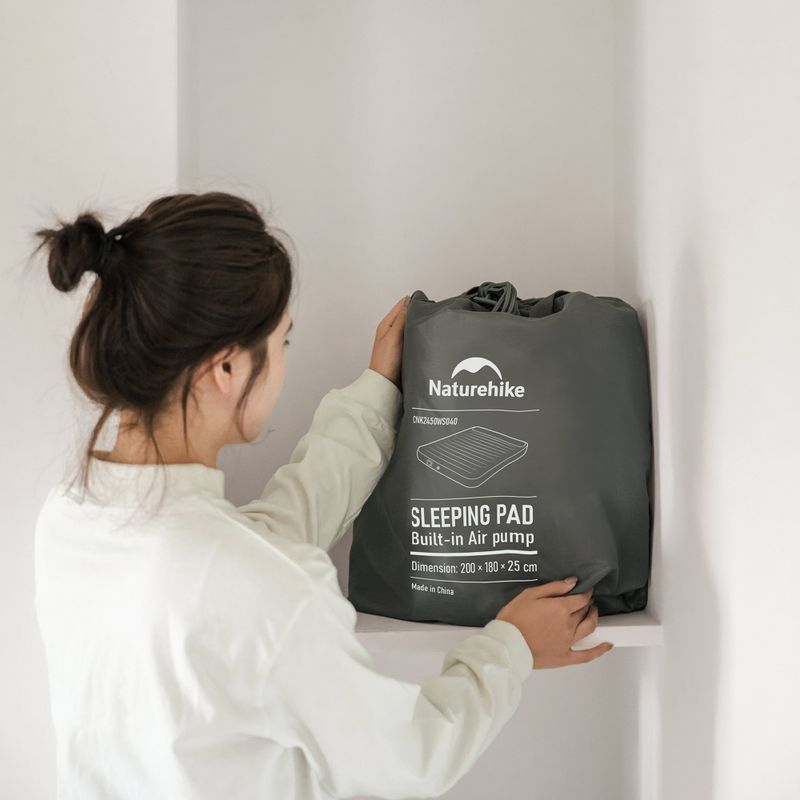 Nafukovací matrac Naturehike Chenjing with Pillow Triple grey 9