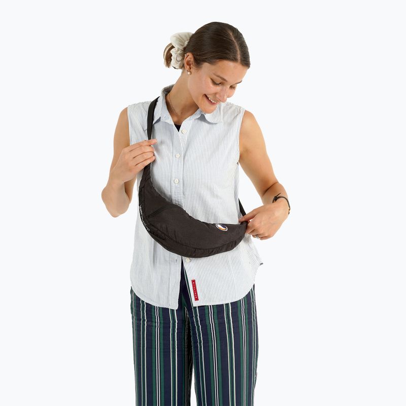 Taška cez rameno Ticket To The Moon Upcycled Sling black 8