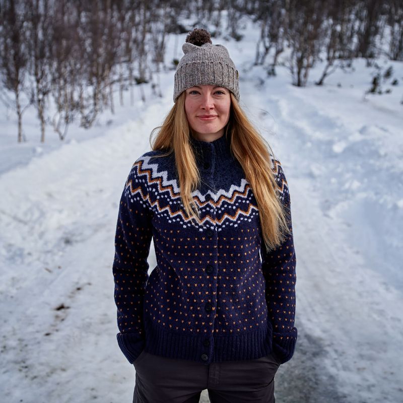 Dámsky sveter Fjällräven Övik Knit Cardigan dark navy 10