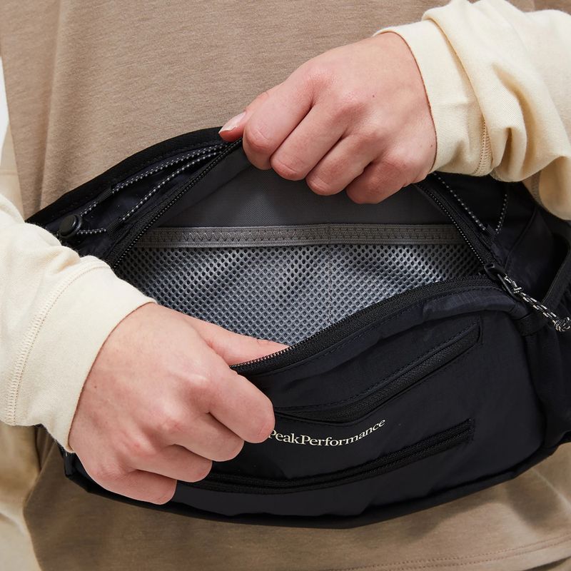 Ľadvinka Peak Performance Trail Hip black 7