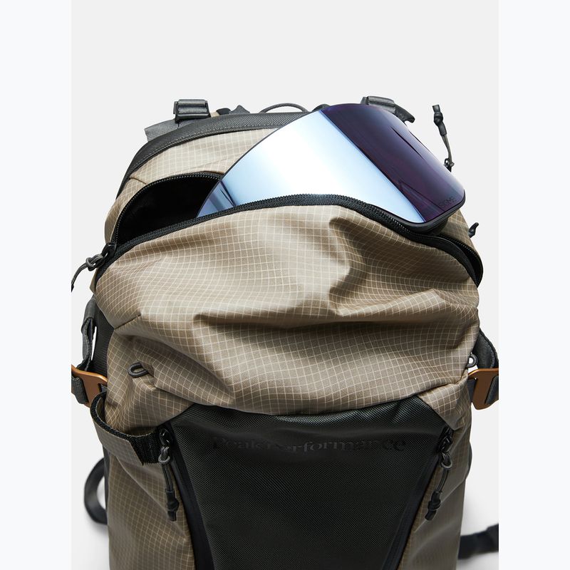 Batoh Peak Performance Vertical Ski 25 l avid beige 5