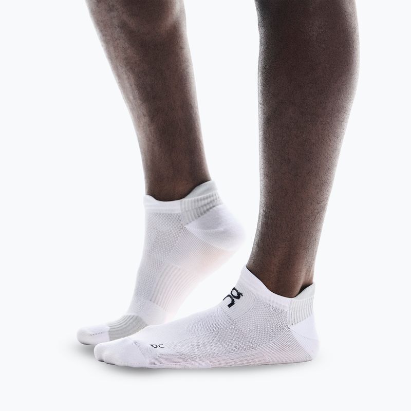 On Performance Run Low ponožky biele/ľadovcové 2