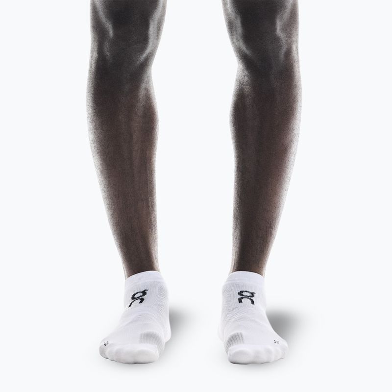 On Performance Run Low ponožky biele/ľadovcové 4
