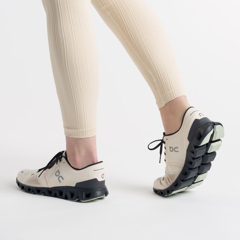 Dámska bežecká obuv On Cloud X 3 beige 6098694 3