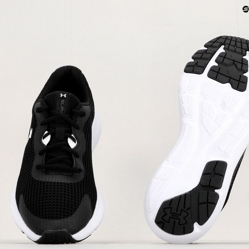 Pánska bežecká obuv Under Armour Surge 3 black and white 3024883 17