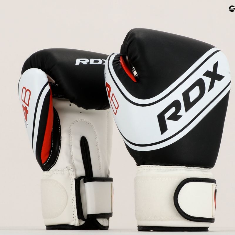 Detské boxerské rukavice RDX čiernobiele JBG-4B 9