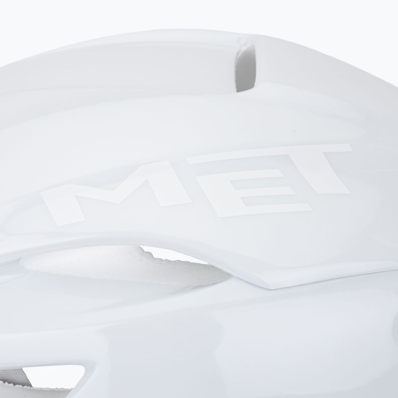 Cyklistická prilba MET Manta MIPS absolute white le 7
